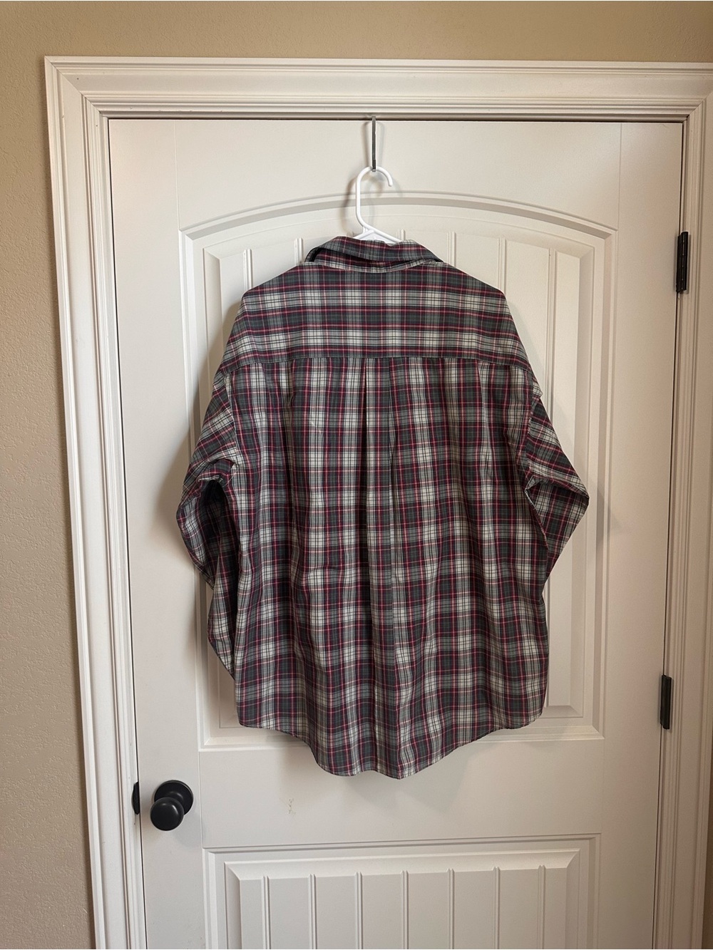 Van Heusen Multi-Color Plaid Long-Sleeve Button-Up Shirt - Picture 5 of 6